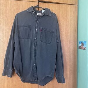 100% cotton men’s small / women’s m-l long sleeve Levi’s black denim buttondown